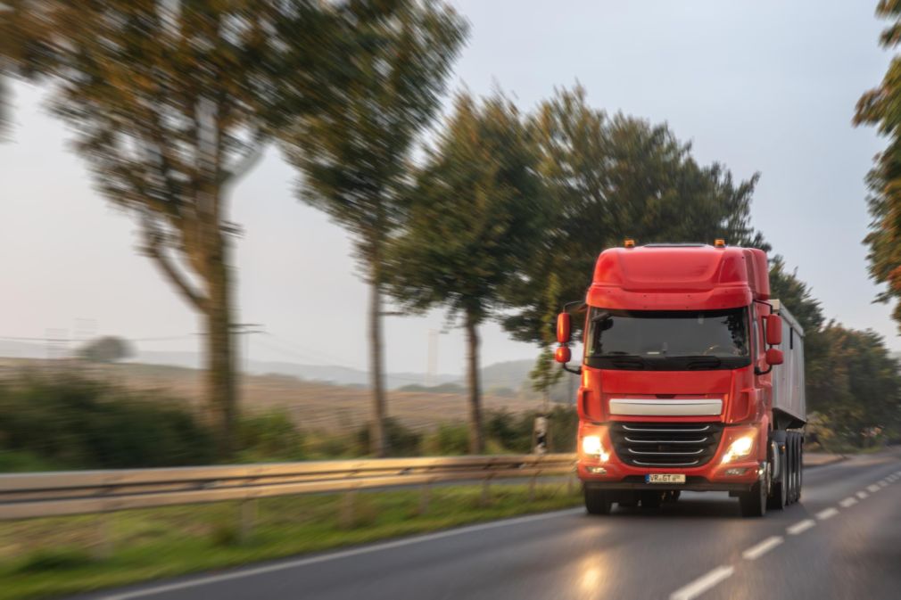 Spania va permite poliției să instituie zone în care camioanele nu pot depăși