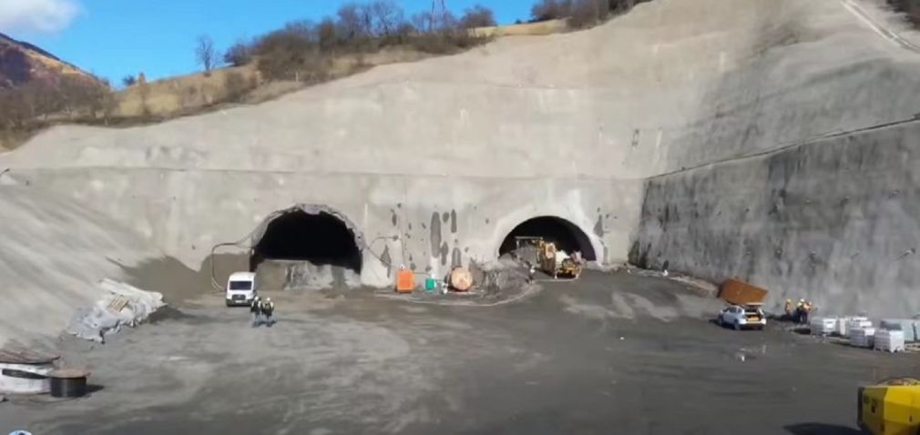 VIDEO Vești bune de pe Autostrada Sibiu - Pitești. Mai aproape de inaugurare