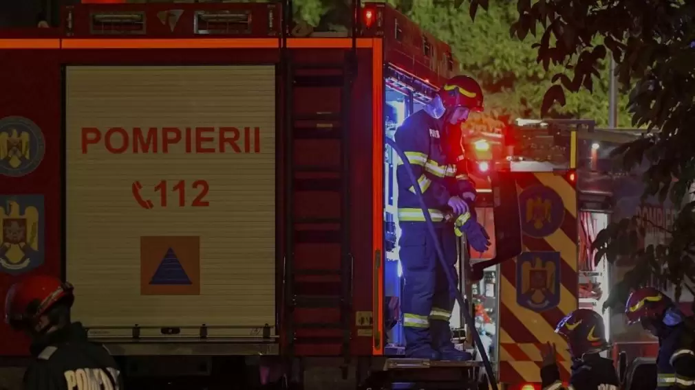 Un camion a loc foc. Misteriosul metal cu care era încărcat