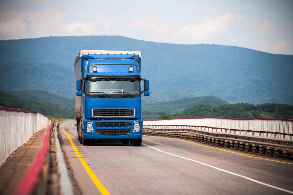 Tarifele contractuale pentru transportul rutier de marfă din Europa cresc pe fondul majorării prețurilor la combustibil