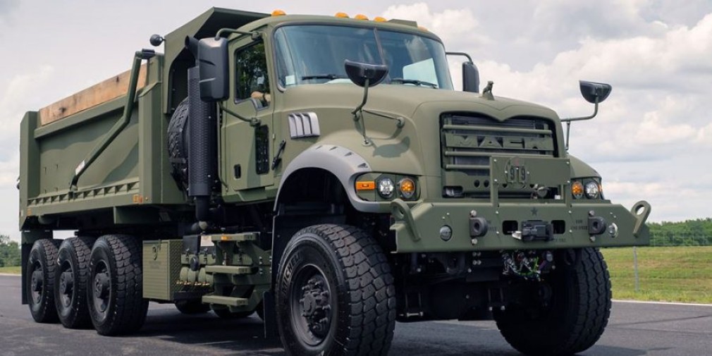 VIDEO Armata SUA comandă 144 de camioane de la Mack Defense