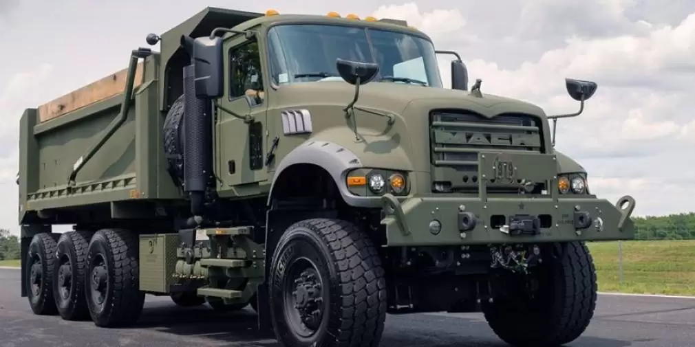 VIDEO Armata SUA comandă 144 de camioane de la Mack Defense