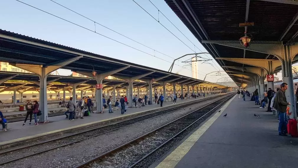 Adio metrou între Gara de Nord și aeroport