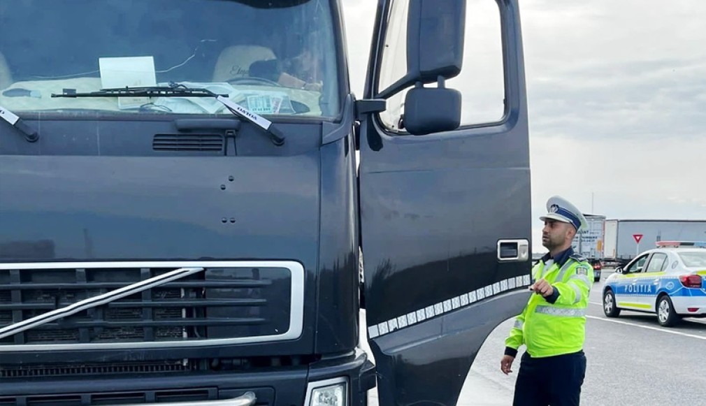 A2. Șofer de camion, băut la volan, prins în plină zi de polițiști