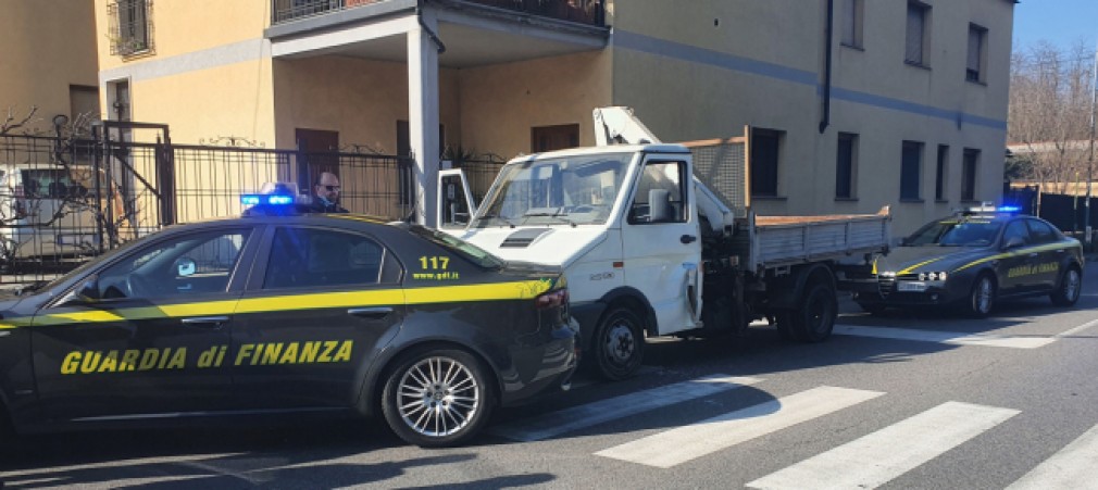 Italia. Român arestat - a forțat cu o camionetă intrarea în Elveția