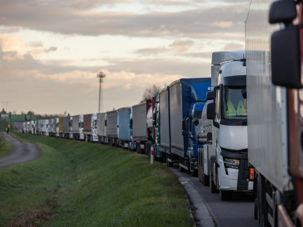 România și Moldova, singurele țări prietenoase cu camionagii din Ucraina
