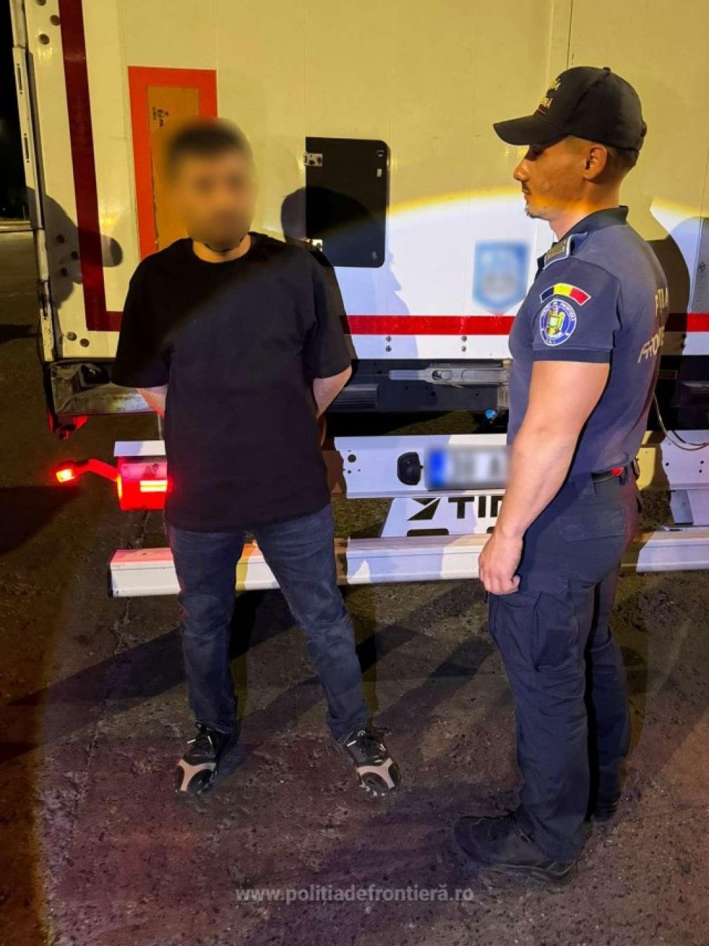 Cetățean turc, găsit ascuns într-un camion cu bare de aluminiu