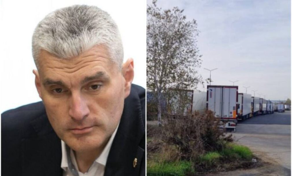 Zeci de camioane cu fructe, blocate la vama Leușeni. E doar un vameș