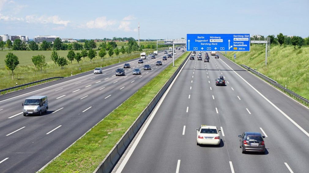 Șofer român de CAMION, prins pe autostradă în Germania cu alcoolemie de 2,3 la mie