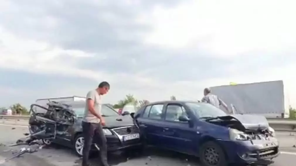VIDEO. Carambol cu un camion și 9 autoturisme pe Autostrada A1