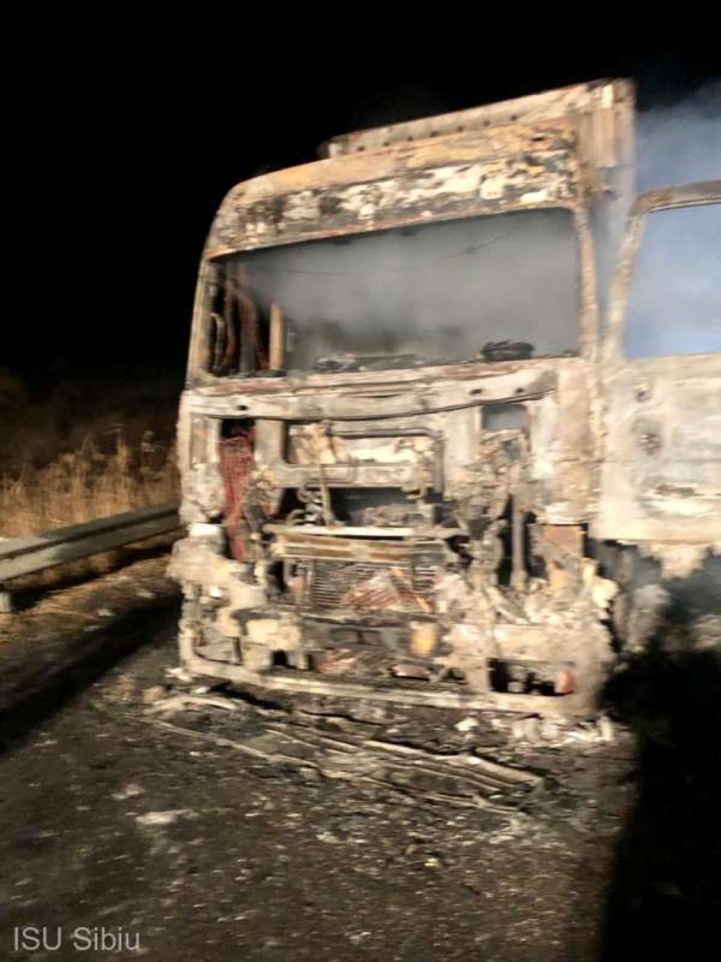 Un camion a luat foc pe Autostrada 1