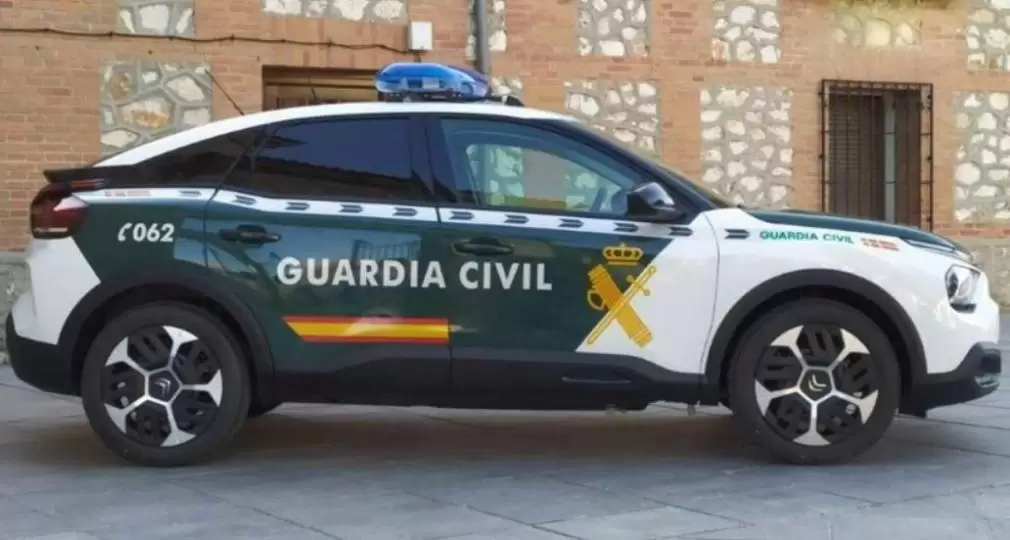 VIDEO Un camion a intrat într-un baraj de poliție, în Spania: sunt 6 morți