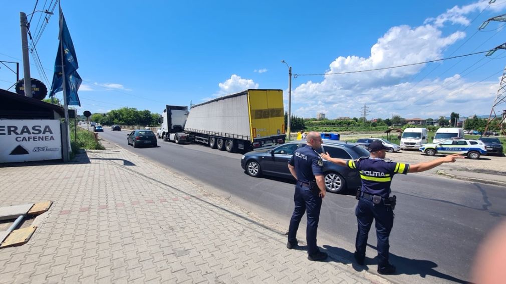 Remorca unui camion s-a desprins în mers
