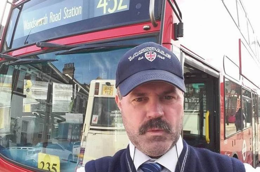 Șofer profesionist de autobuz, ucis de coronavirus în Londra