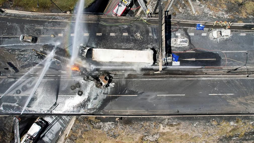 VIDEO Un camion plin cu gaz lichefiat a explodat pe o autostradă din Chile