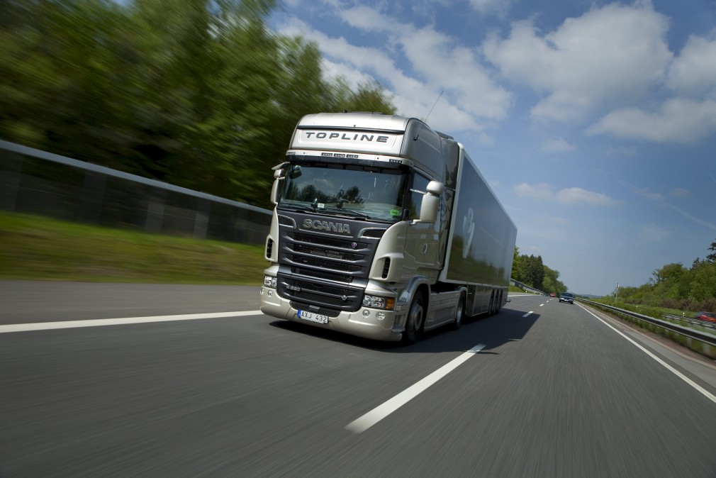 OFICIAL. UE impune reducerea emisiilor de CO2 cu 30% pentru camioane