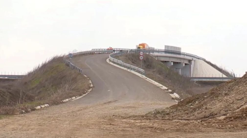 CNAIR a construit un pod de 1.000.000 euro care leagă două câmpuri
