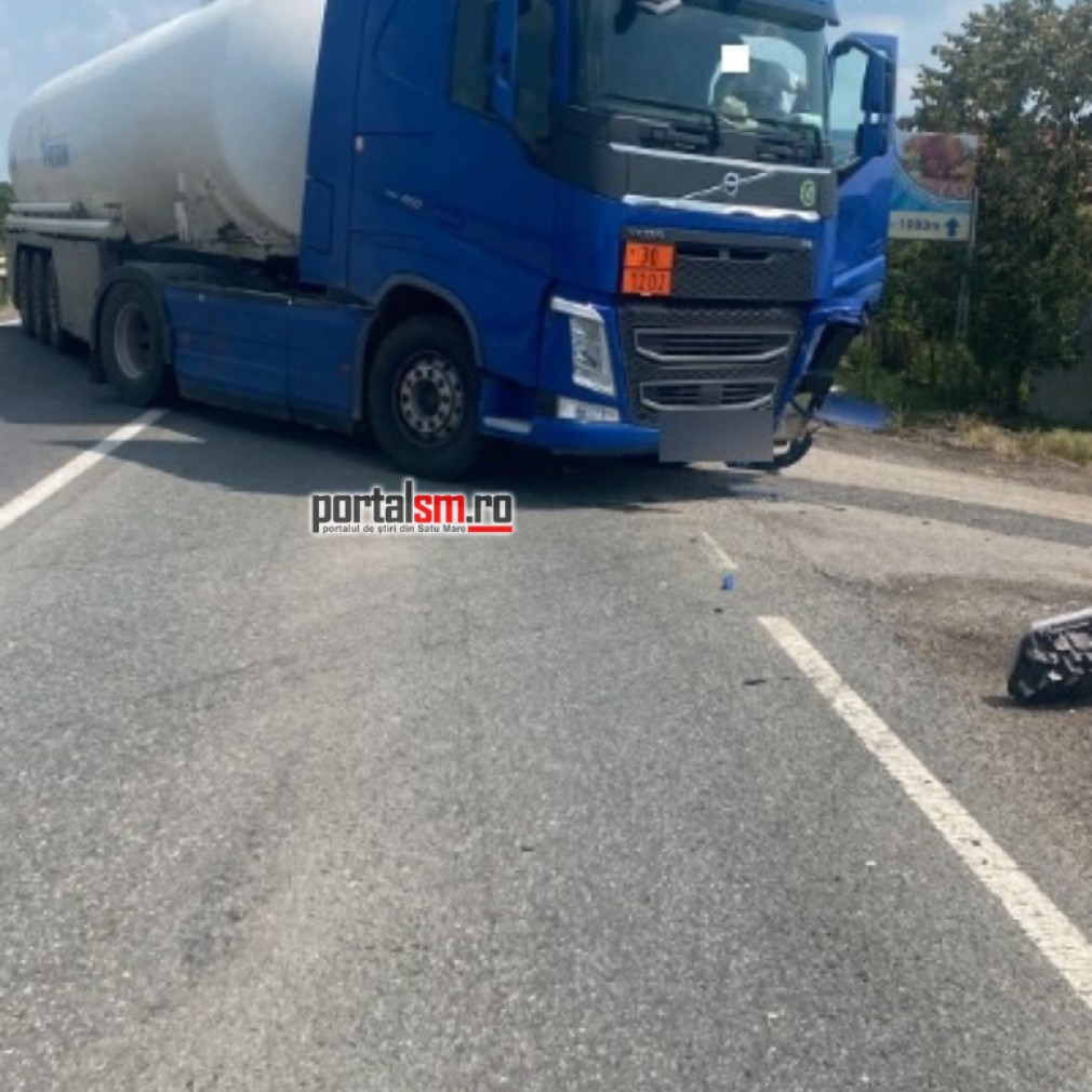 Un motociclist a murit lovit de camion