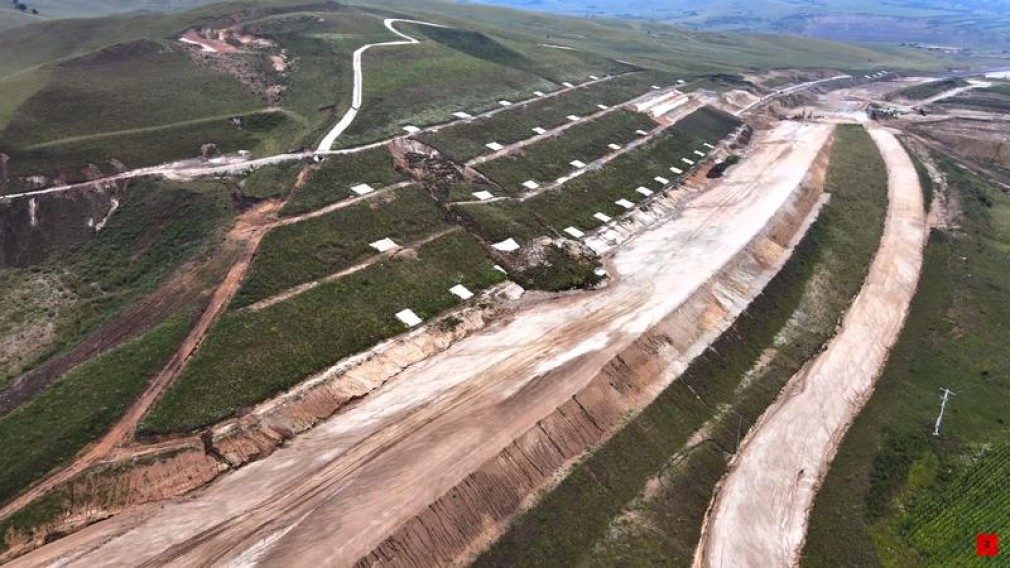 VIDEO Autostrada Sebeș - Turda se deschide în 2021, deși există o alunecare de teren nerezolvată