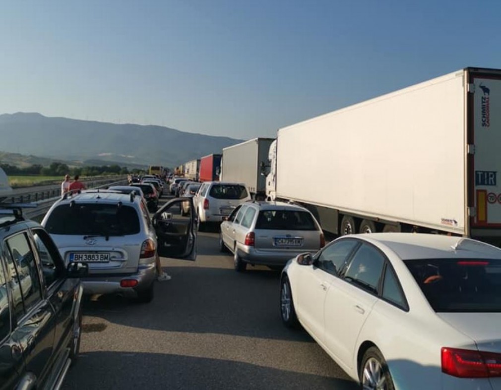 Cozi de kilometri la singurul punct de trecere a frontierei dintre Bulgaria și Grecia