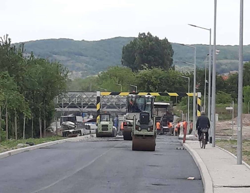 Un camion s-a oprit în limitatorul de viteză