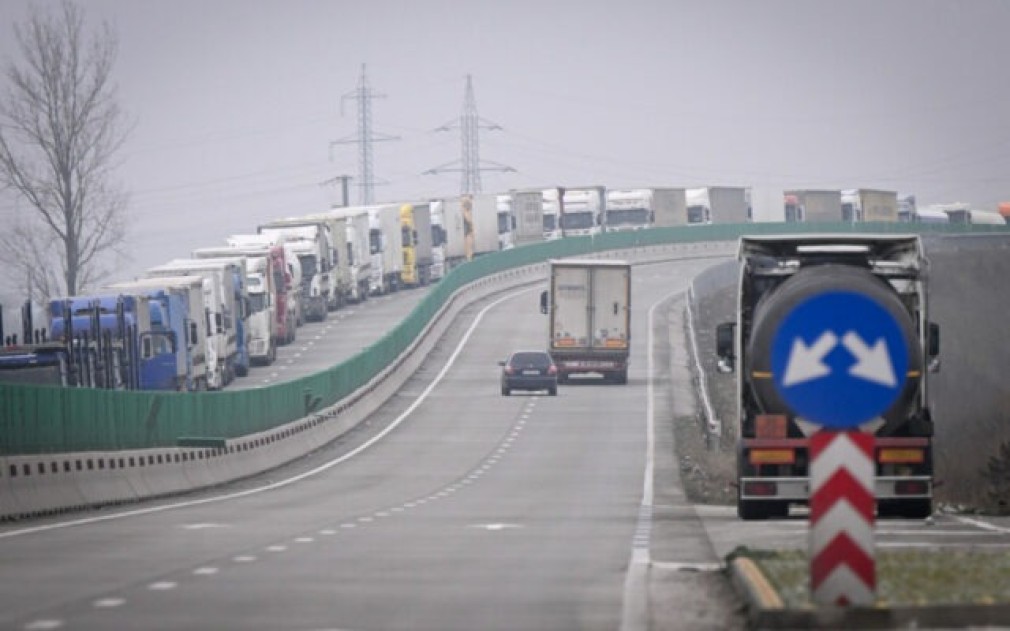 Ministrul bulgar: Camioanele ținute cu orele la graniță afectează afacerile