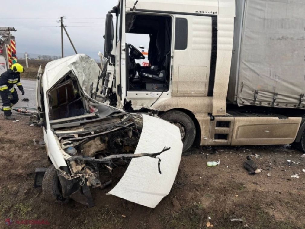 Un copil de 16 ani a luat mașina unui prieten și a lovit un camion. Nu a avut nicio șansă