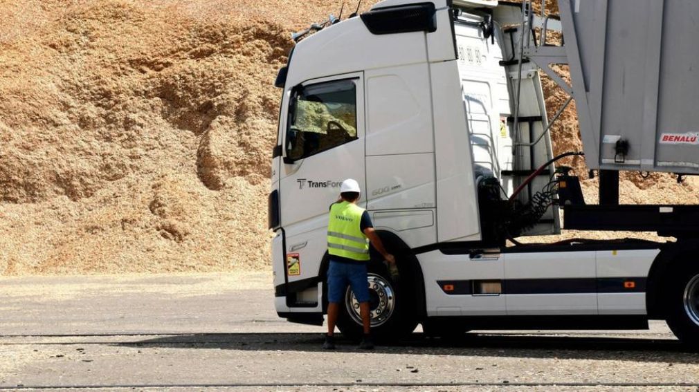 Șofer român de camion, prins cu zeci de kilograme de droguri. E arestat