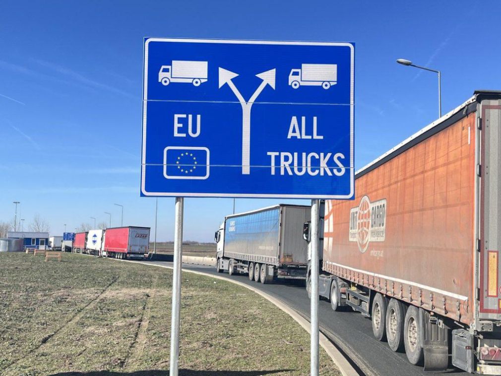 Scumpirea RCA trage camionale pe dreapta