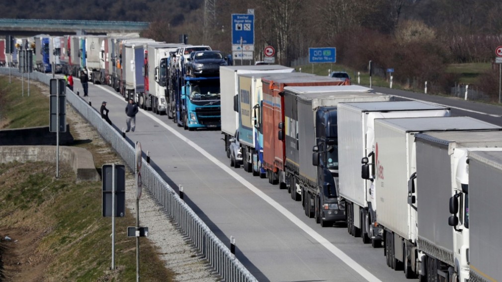 Germania prelungește restricțiile până în ianuarie. Șoferii profesoniști au drum liber