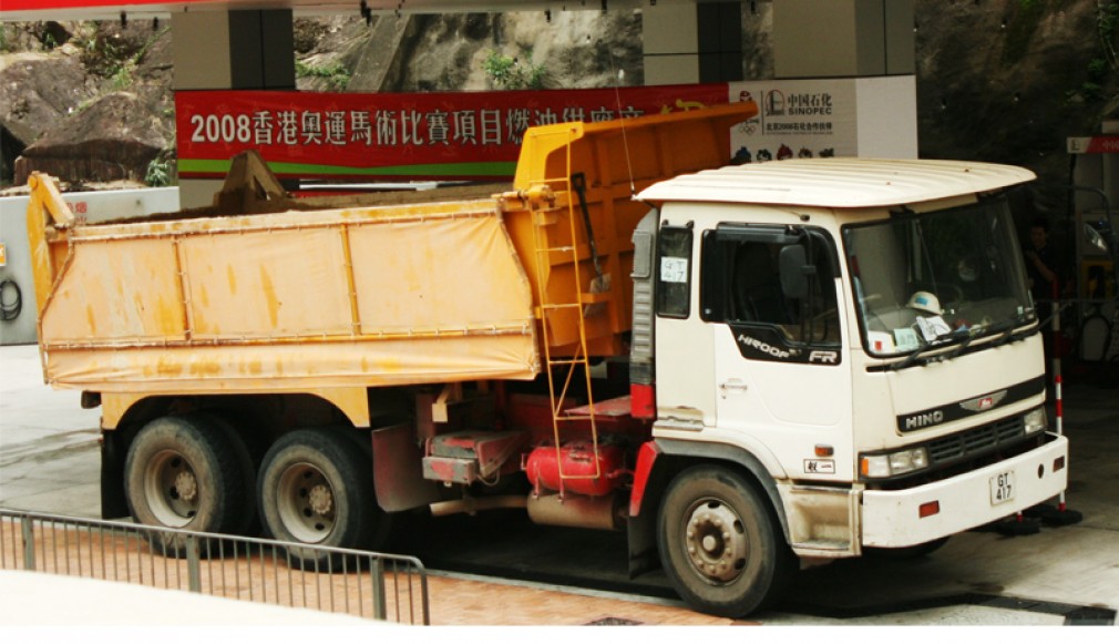 VIDEO: China. Șoferii de camioane pot cumpăra doar 10% din capacitatea rezervorului