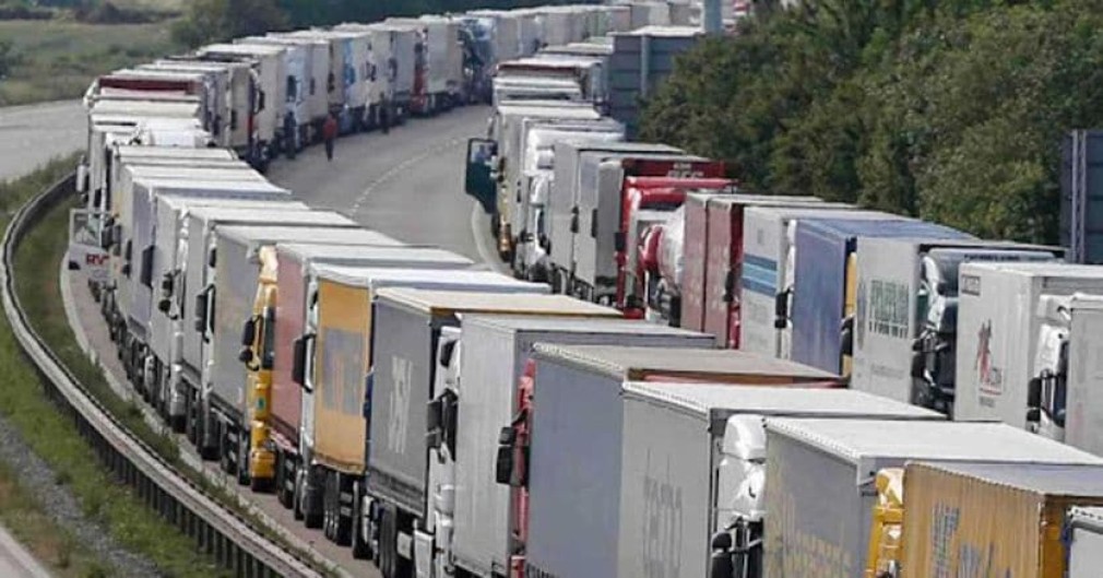 A intrat în vigoare obligativitatea raportării transporturilor rutiere de produse riscante în eTransport