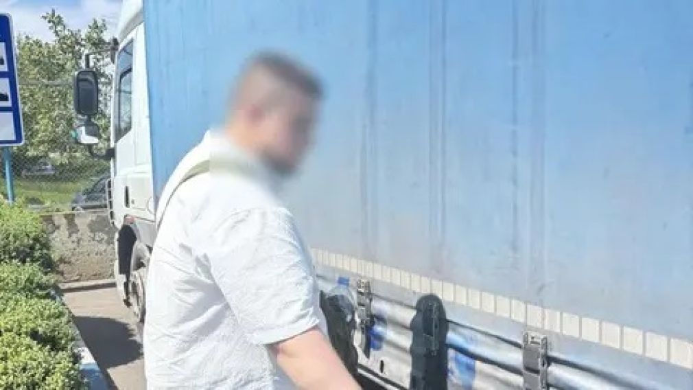 Un moldovean a ascuns un ucrainean în remorca unui camion