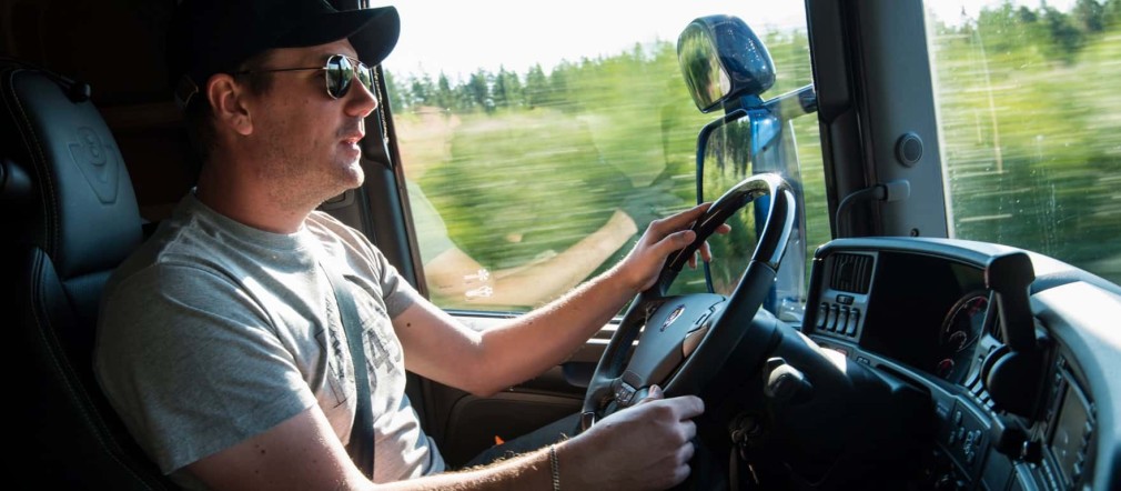 VIDEO Șoferii români de camion câștigă cu 1.000 euro mai puțin decât colegii din Occident