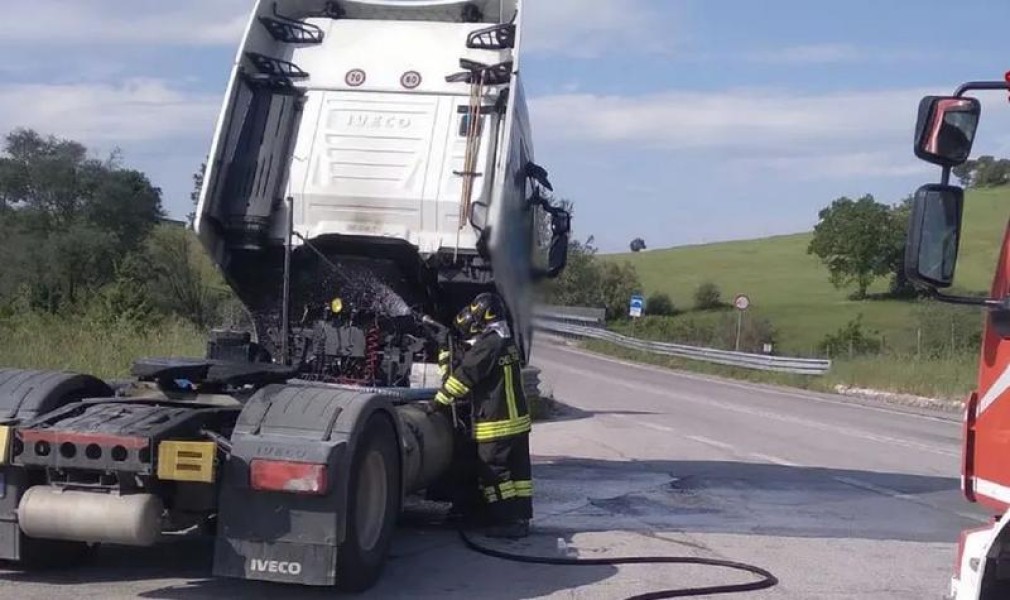 Șofer român, erou în Italia. A condus camionul în flăcări pentru a nu produce un carnagiu