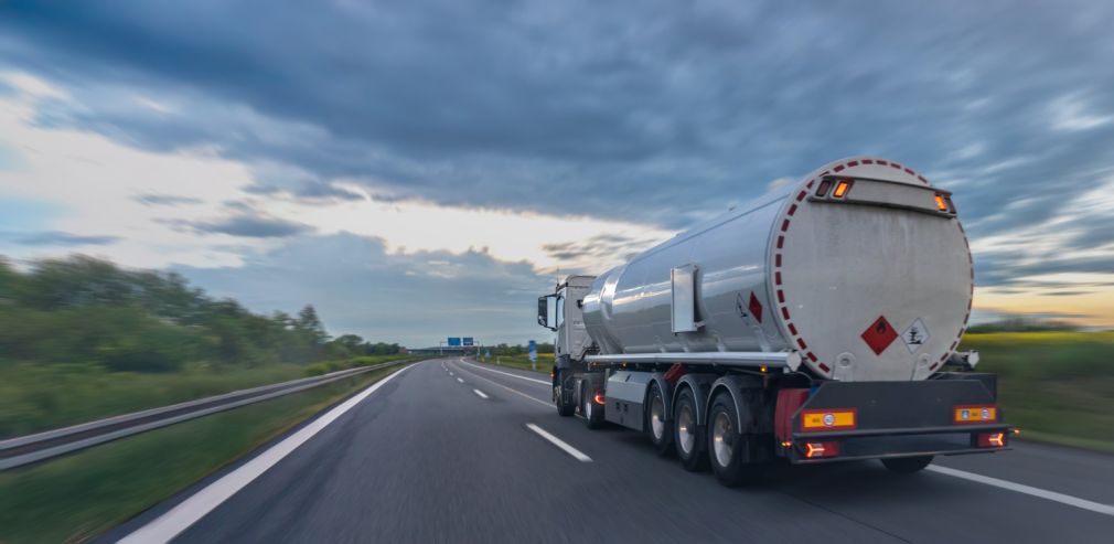 11 persoane și-au pierdut viața în explozia unui camion cisternă