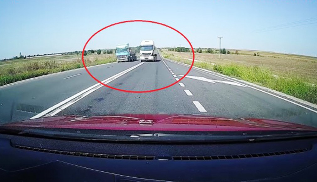 VIDEO. Șofer profesionist - depășire periculoasă, la un pas de omucidere