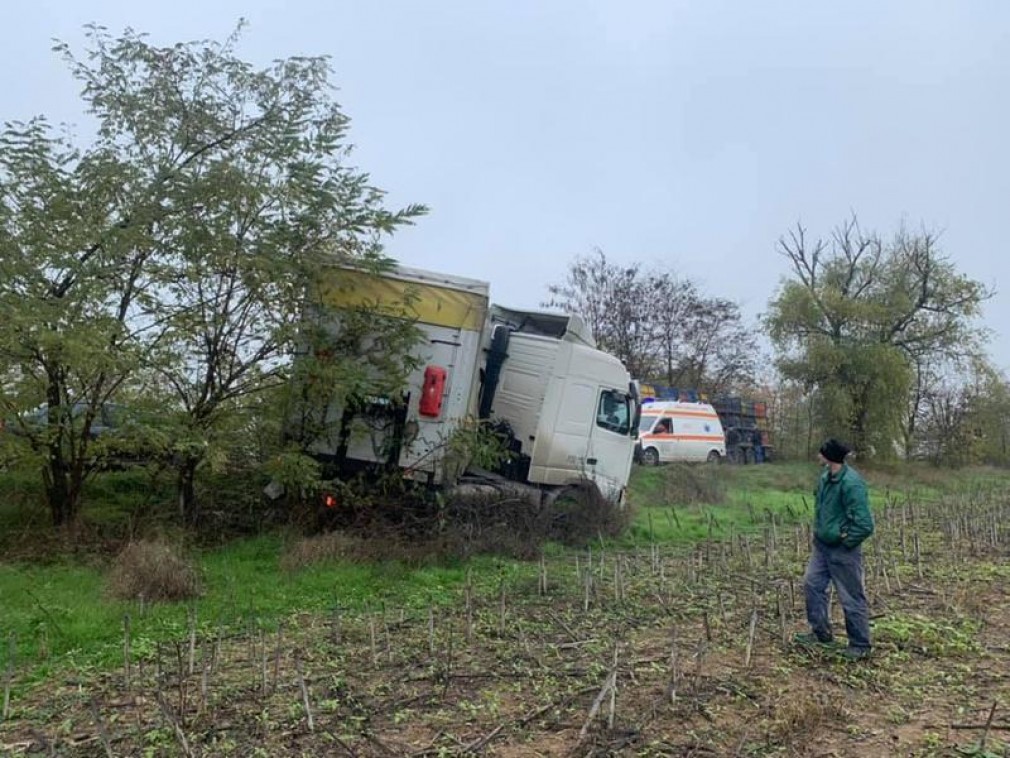Un camion a blocat drumul dintre Botoșani și Iași. A primit 870 lei amendă