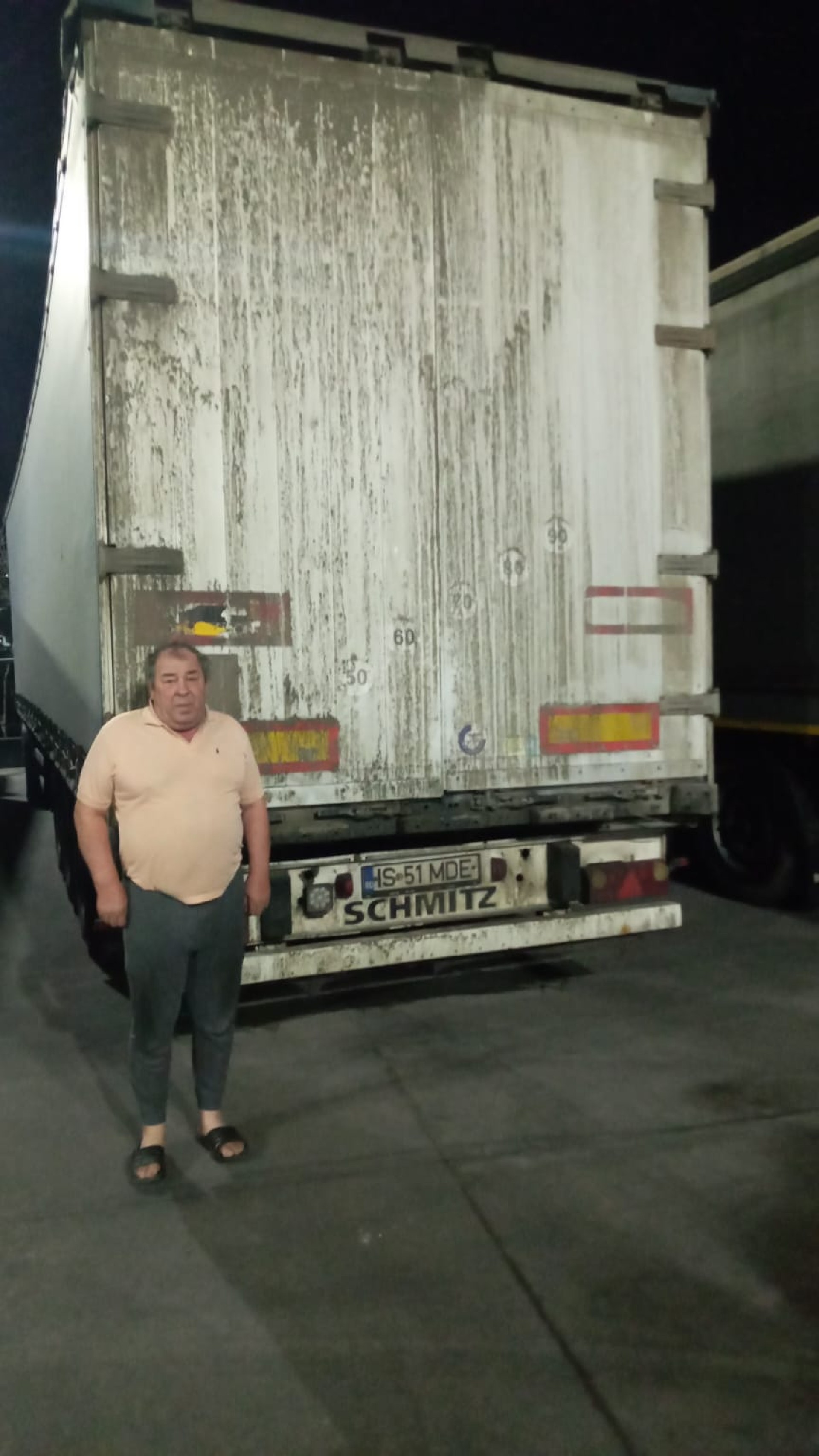 Noi mărturii ale șoferilor români de camion blocați în Ucraina: „Ne-au zis că marfa e pradă de război”