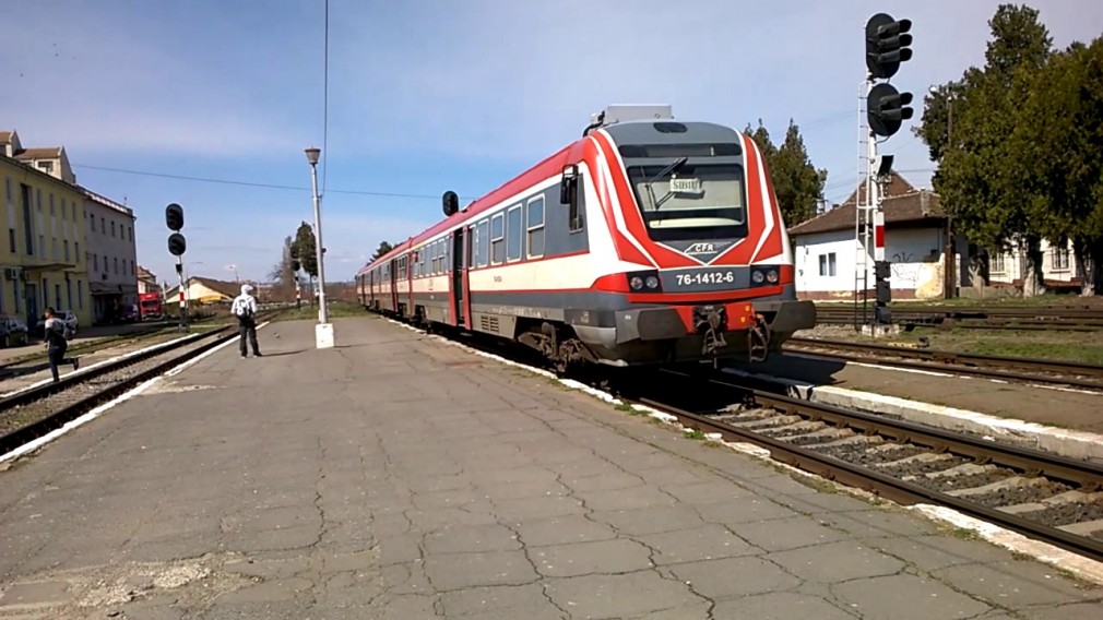 FABULOS. Două trenuri au făcut 30 de ore de la Timișoara pe litoral