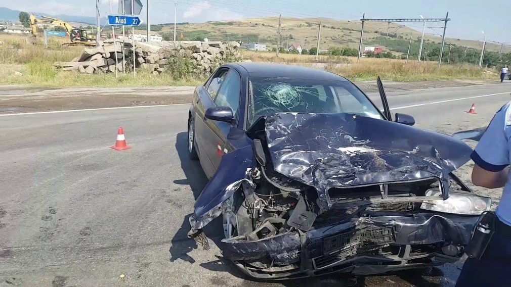 Două victime după coliziune cu un camion pe Centura Alba Iulia