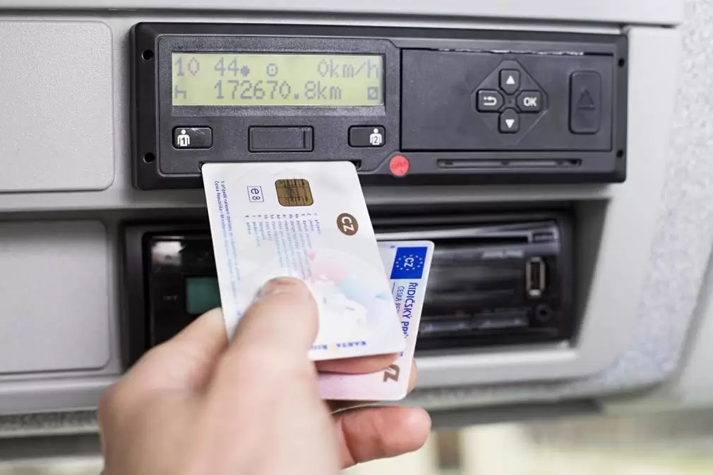 Manipularea tahografului duce la imobilizarea camionului. ISCTR va plăti dacă șoferul e corect