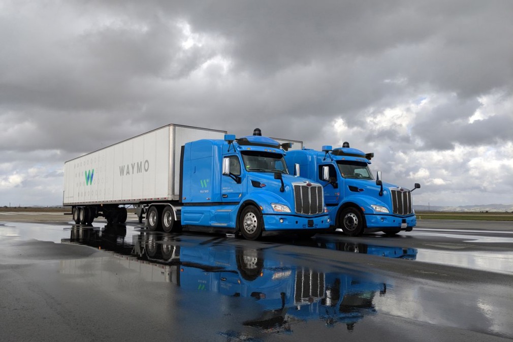 Proiect pilot de livrare a corespondenţei cu camioane autonome