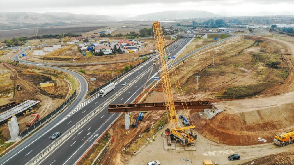 50.000 de lei, amendă pentru constructorul autostrăzii Sebeș-Pitești pentru că făcea prea mult praf