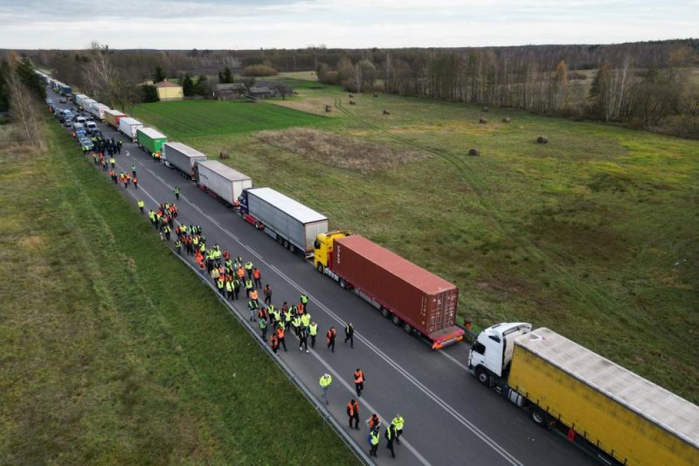 Mii de camioane la granița dintre Polonia și Ucraina. Situația ține de 2 săptămâni