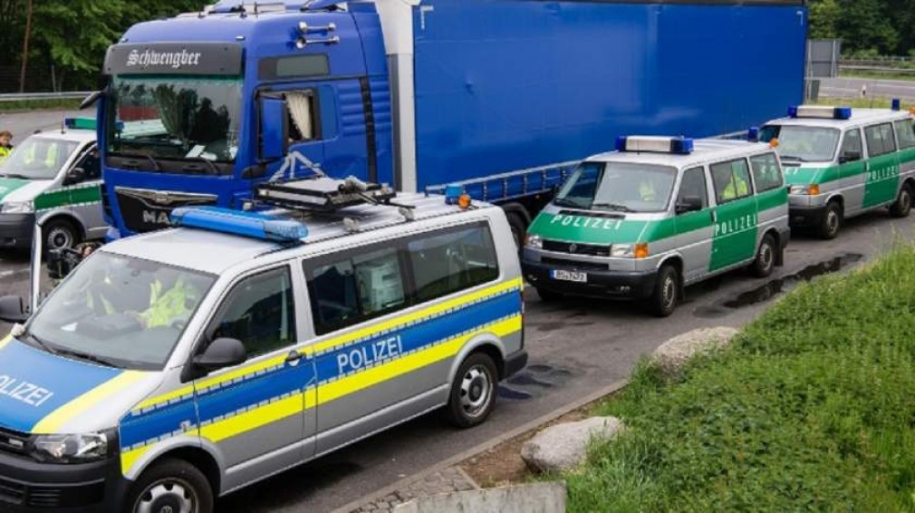Germania: Şofer profesionist român, beat şi drogat, urmărit ca în filme de poliţie