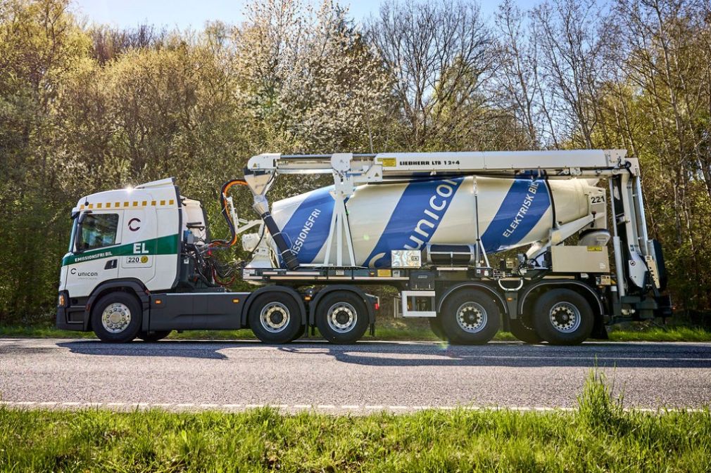 Scania prezintă o soluție complet electrică pentru transportul betonului