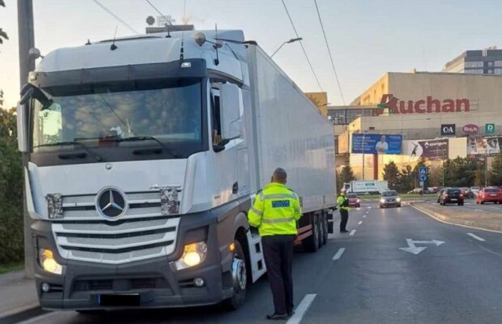 A fost „prăpăd”. 140 de șoferi de camion amendaț. care e motivul?