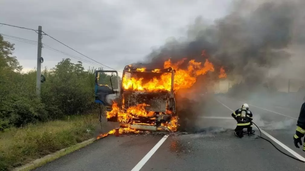 Militarii au intervenit să stingă un camion la Agigea