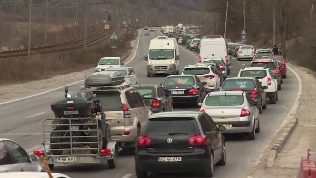 ALERTĂ Valea Prahovei a fost deschisă pentru camioane. În ce zile se circulă?